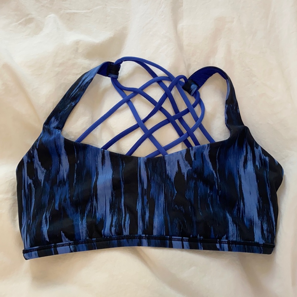 Lululemon sports bra